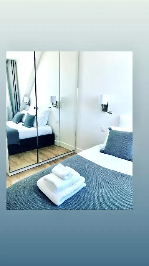 פריז 5 Stars 2-Br In Center , Air Conditioner , Elevator צרפת